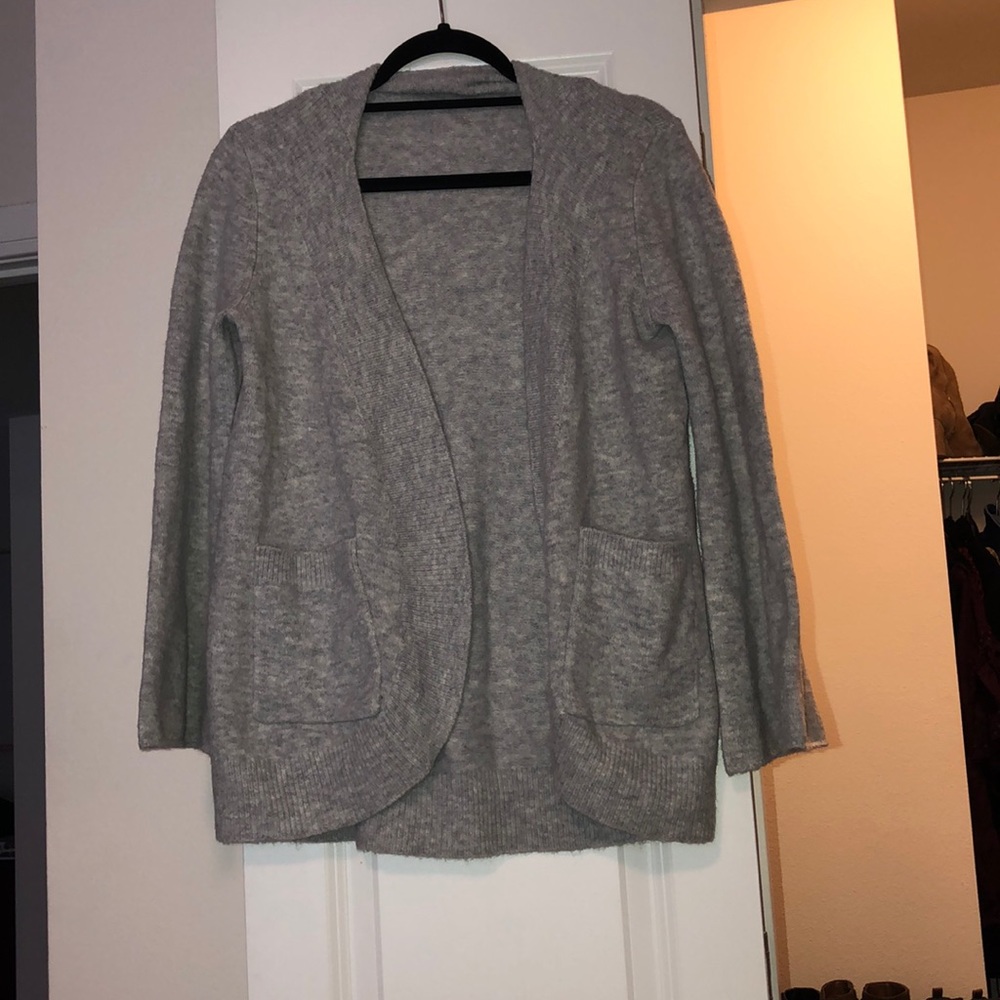 Bell sleeve grey sweater